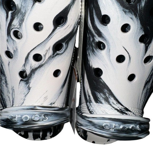 ❇️NWT❇️ Crocs Black & White Marble - Picture 6 of 7
